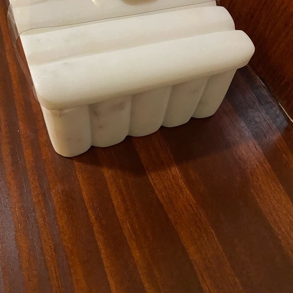 White  Alabaster Marble Fluted Jewelry/Trinket Box Gold Accent Handle Modern - Picture 6 of 8